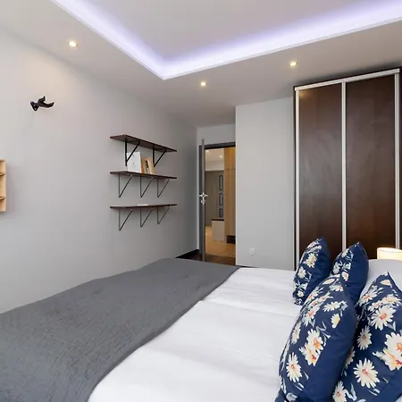 Spacious Apartment For 6 Guests In Krakow With Home Office By Noclegi Renters Exterior photo
