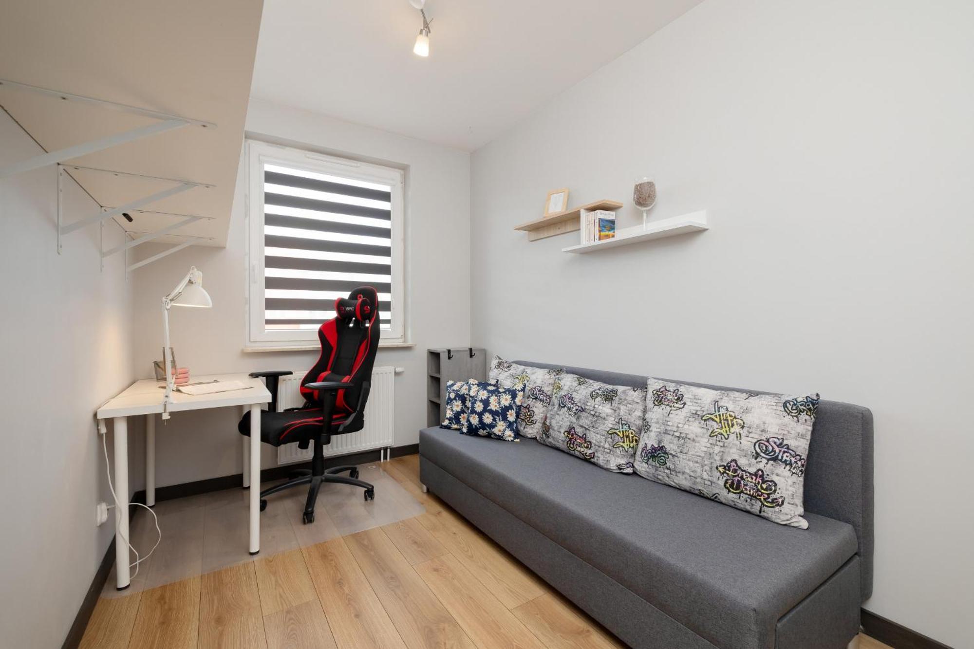 Spacious For 6 Guests In With Office By Renters