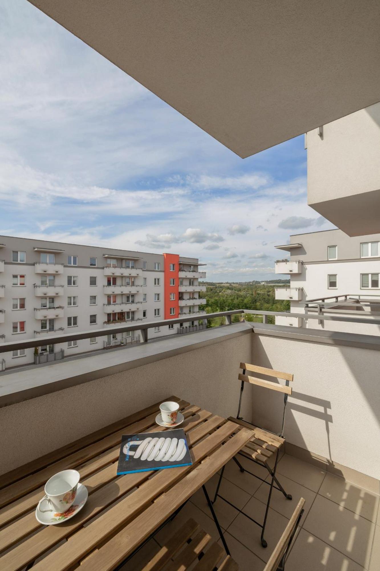 Apartment Spacious For 6 Guests In With Office By Renters *