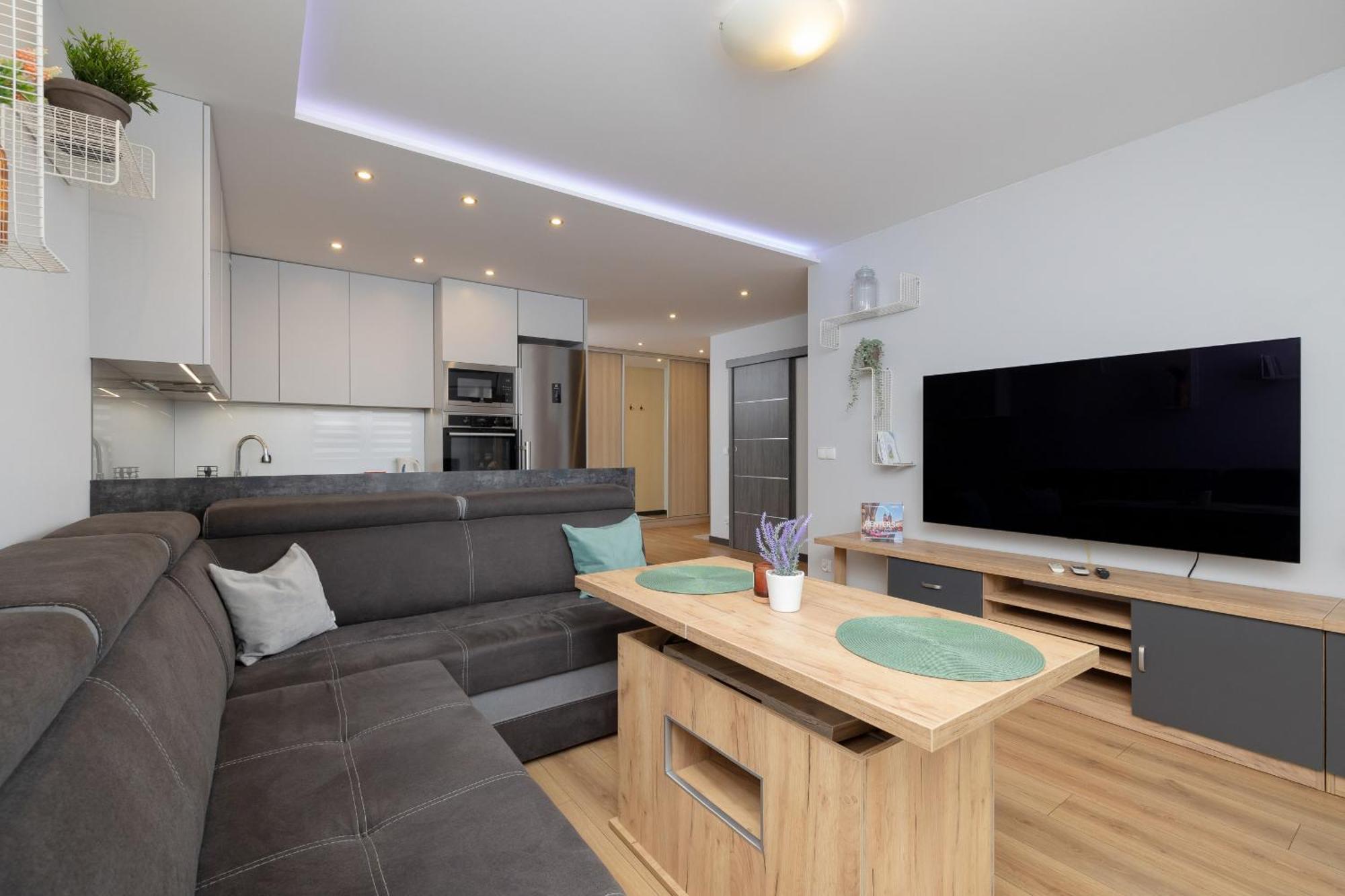 Spacious For 6 Guests In With Office By Renters *
